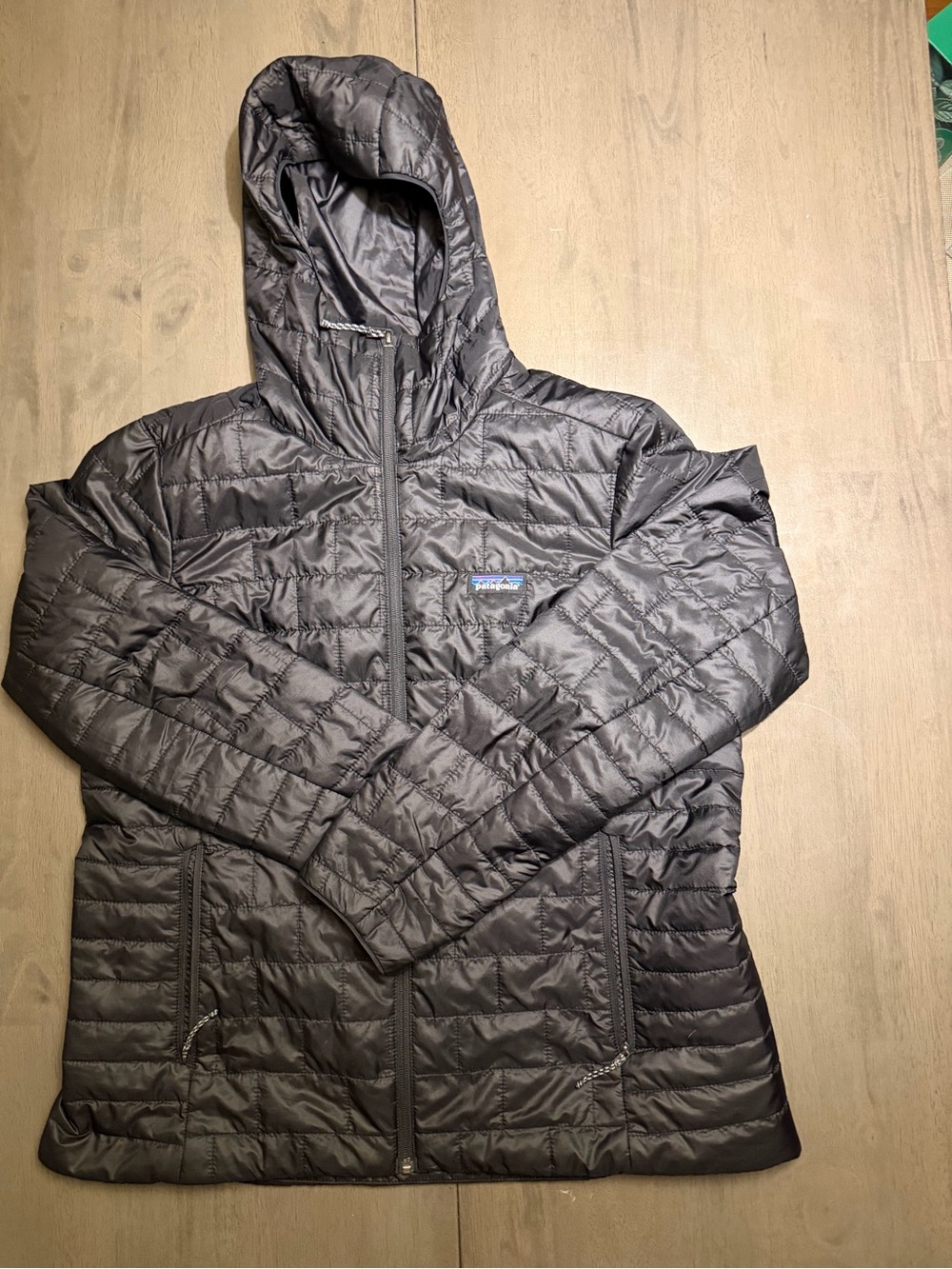 Patagonia Women’s Nano Puff Hoody -XL Black